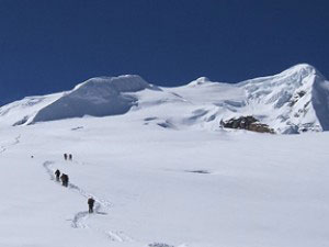 Mera  Amphu lapcha pass trekking  » Click to zoom ->
