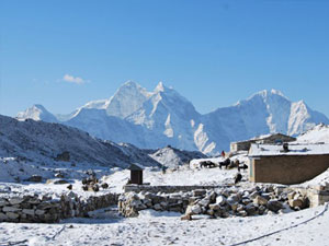 langtang Tilman Pass Trekking  » Click to zoom ->